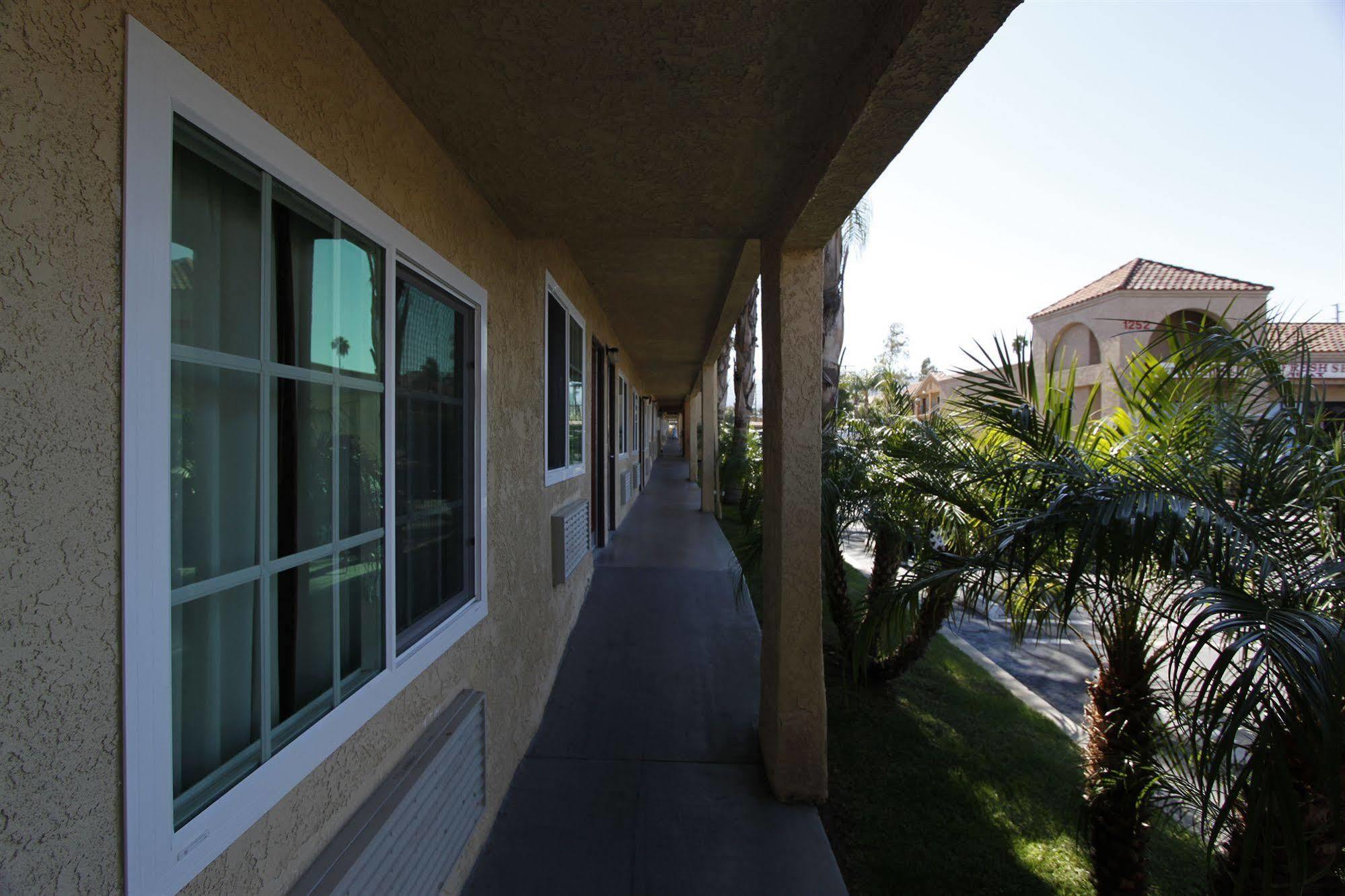Welcome Inn Corona Exterior foto